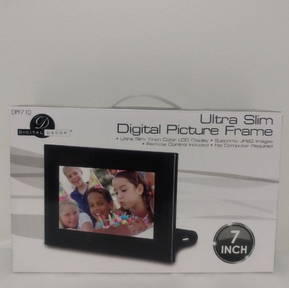 Digital Decor | Ultra Slim Digital Picture Frame | DPF710 - Picture 2 of 7